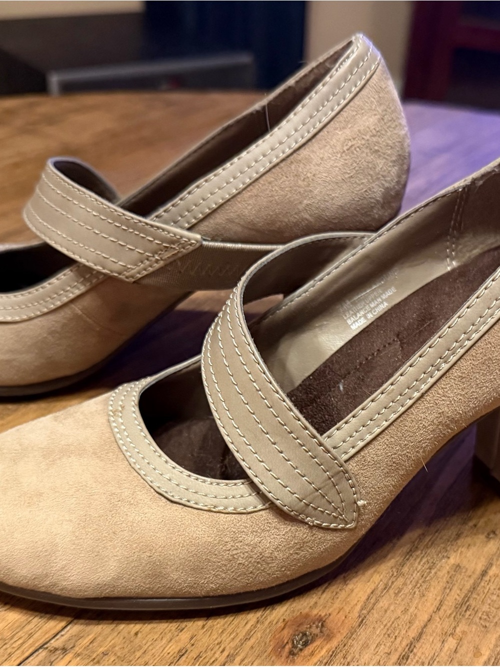 Aerosols Women’s Mary Jane Suede Pumps in Beige size 7